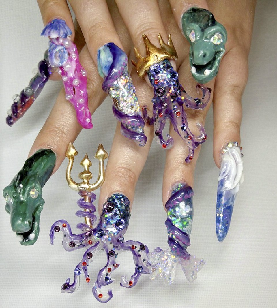 Маникюр с едой