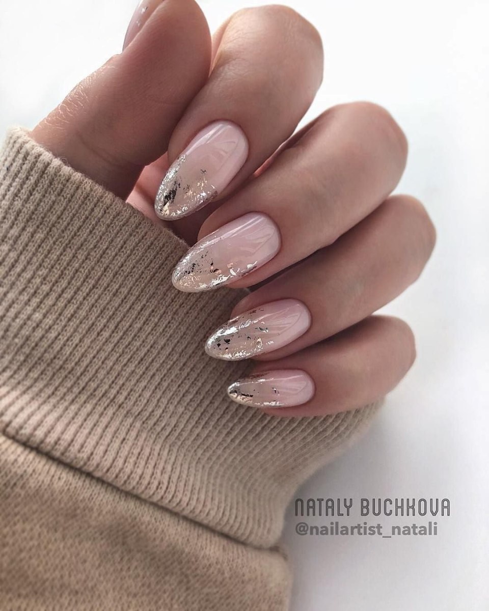 Маникюр в нюдовых оттенках