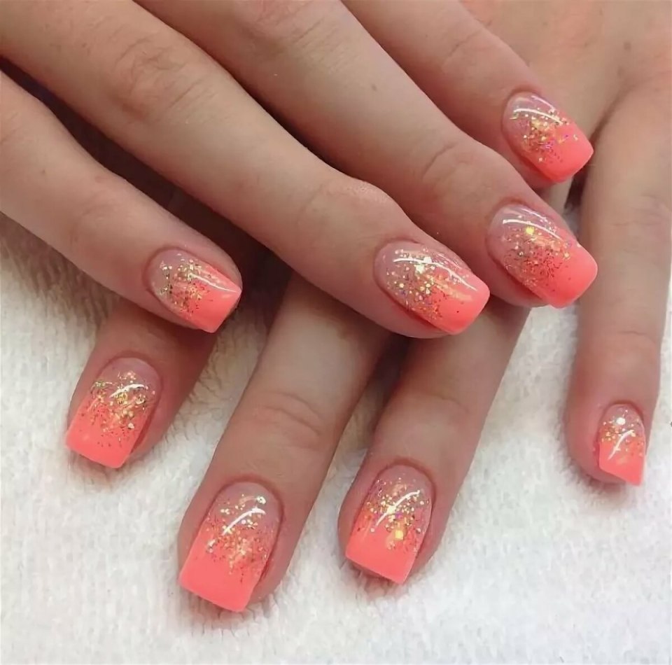 Коралловый маникюр