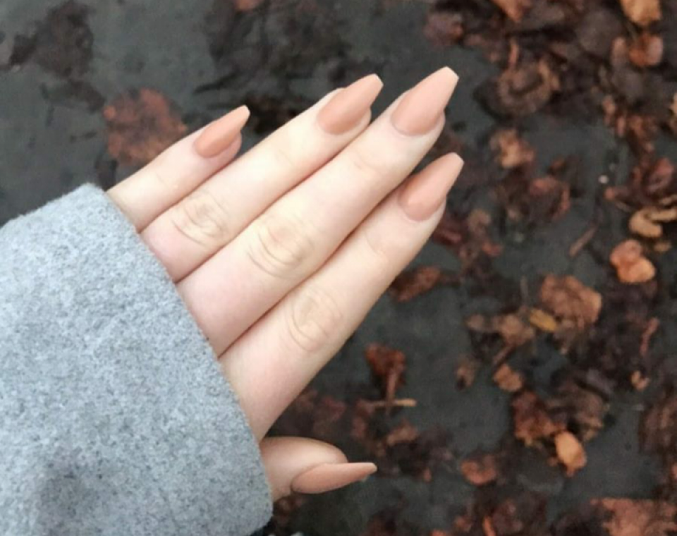 Трапециевидные длинные ногти