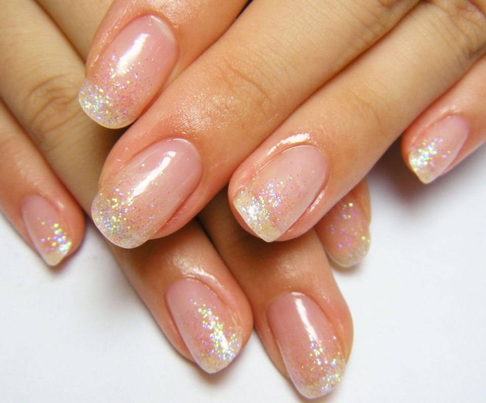 Прозрачный маникюр