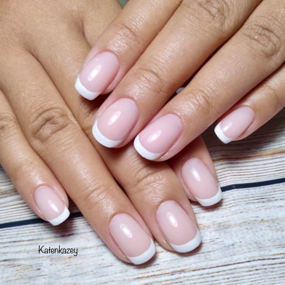 Американский френч на ногтях