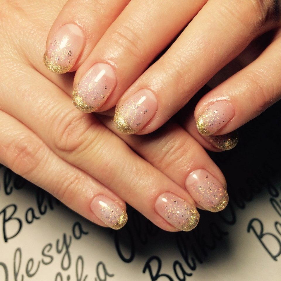 Бесцветный маникюр