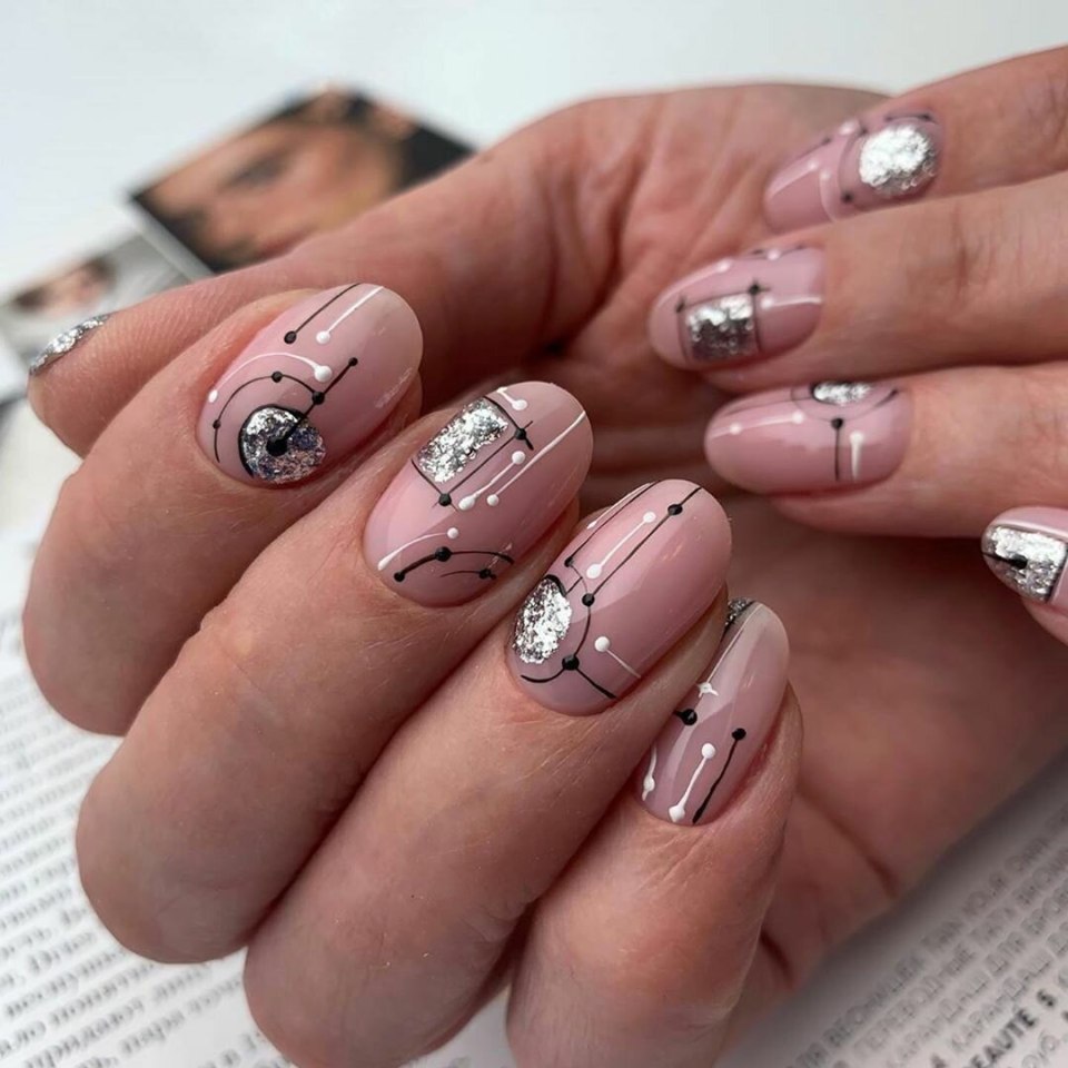 Классный дизайнер маникюра