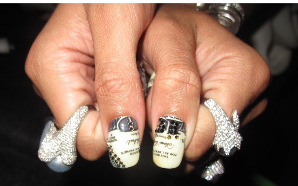 Ногти с долларами