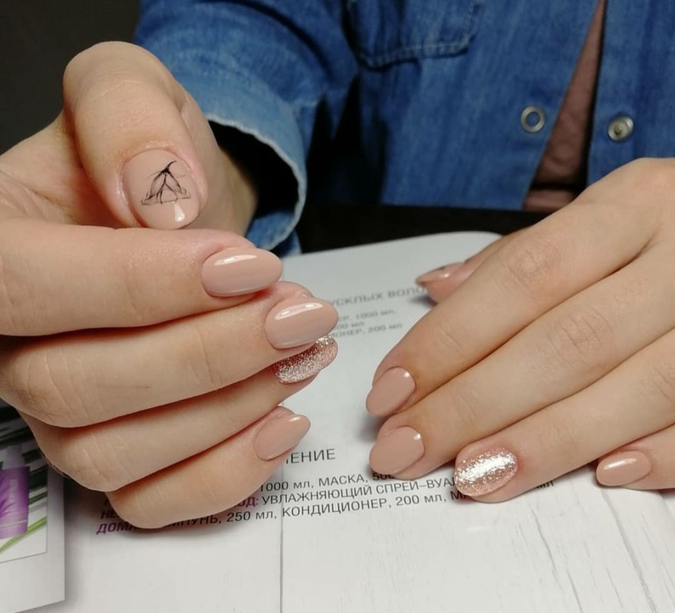 Маникюр деловой женщины