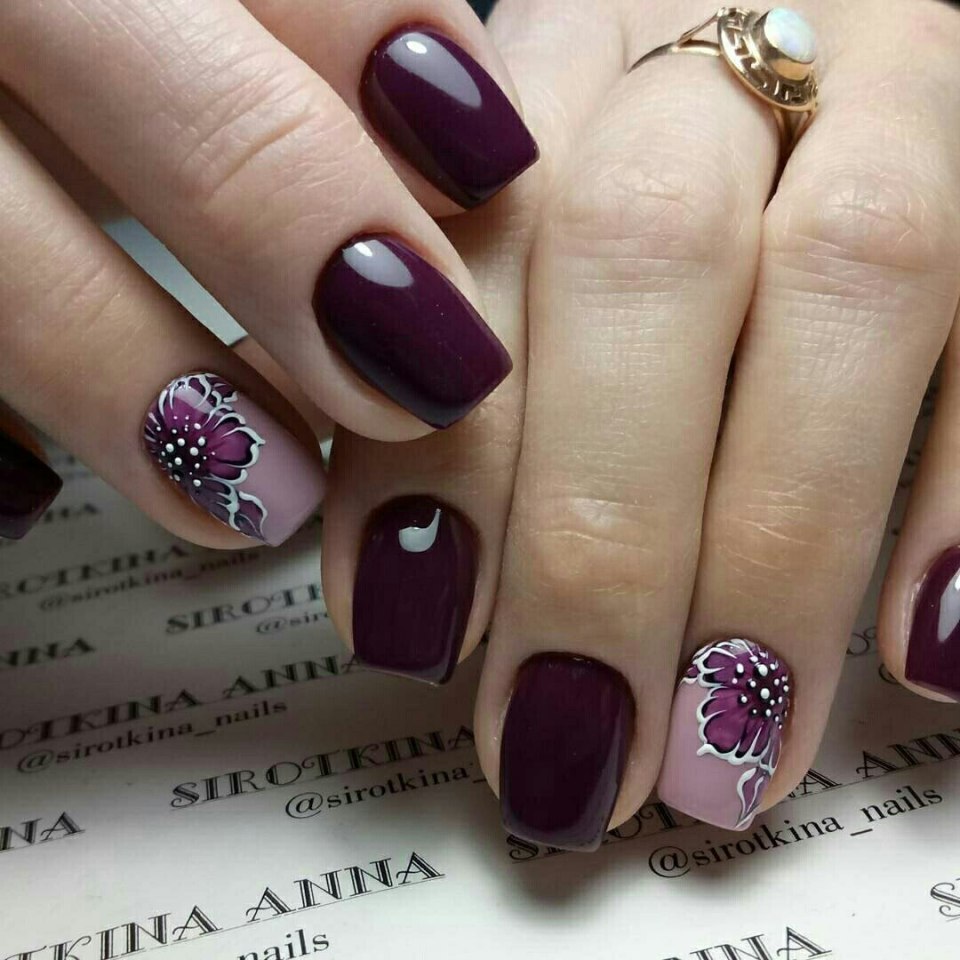 Сливовый маникюр на короткие ногти