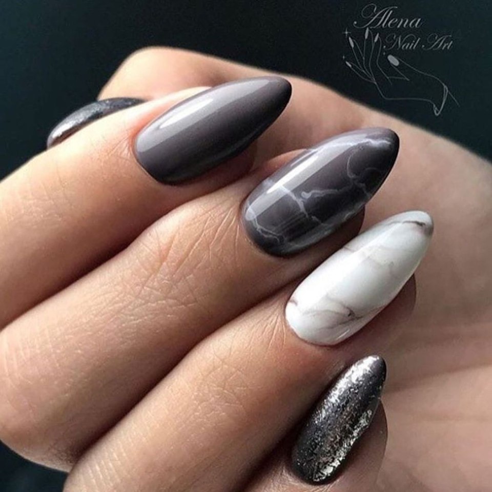 Серый маникюр