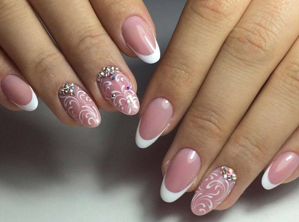 Красивый французский маникюр