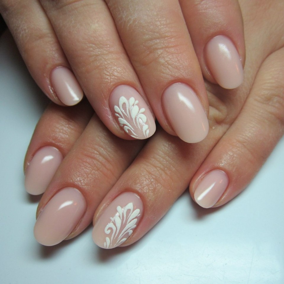 Френч на короткие ногти с цветами