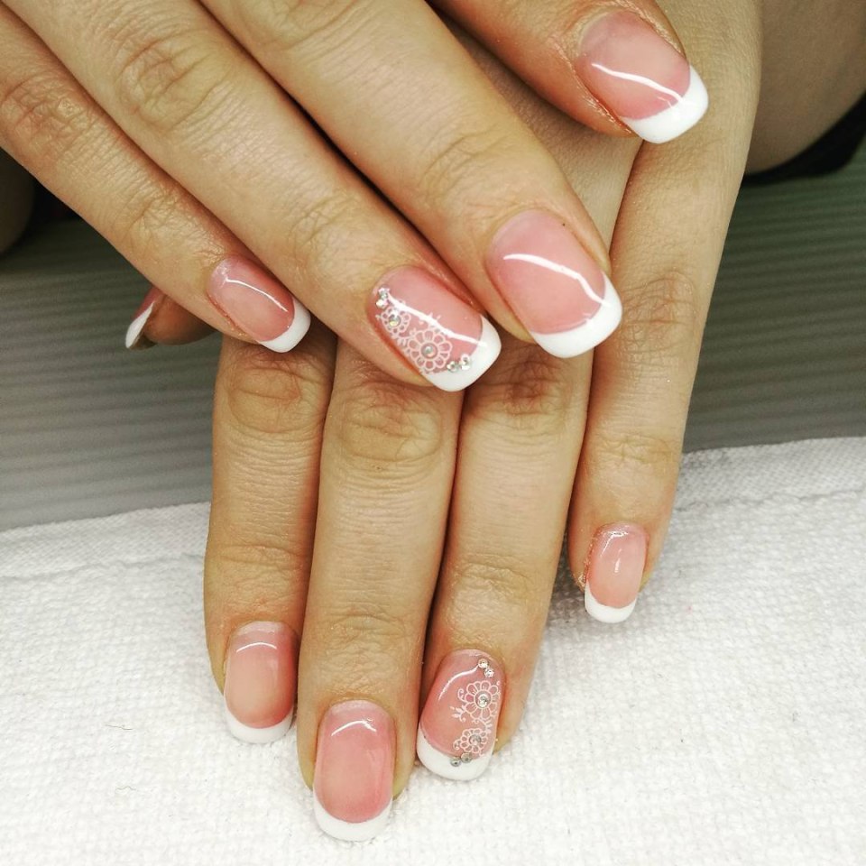 Френч маникюр