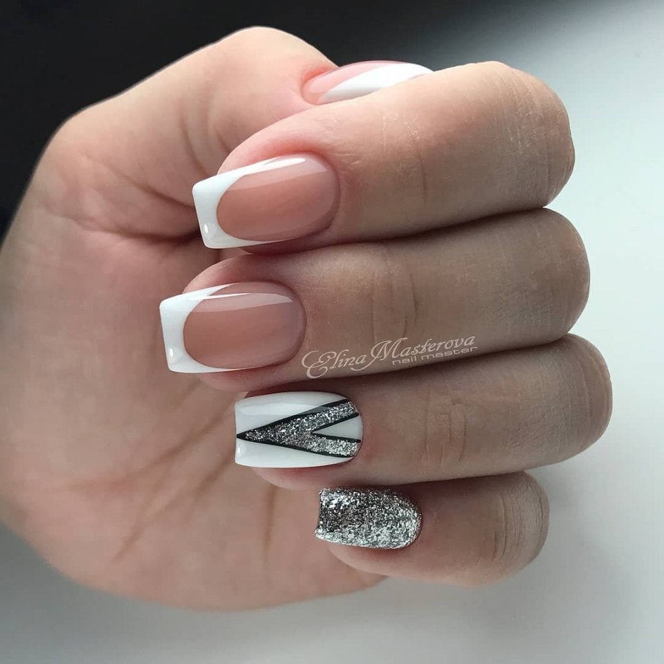 Маникюр френч белый с серебром