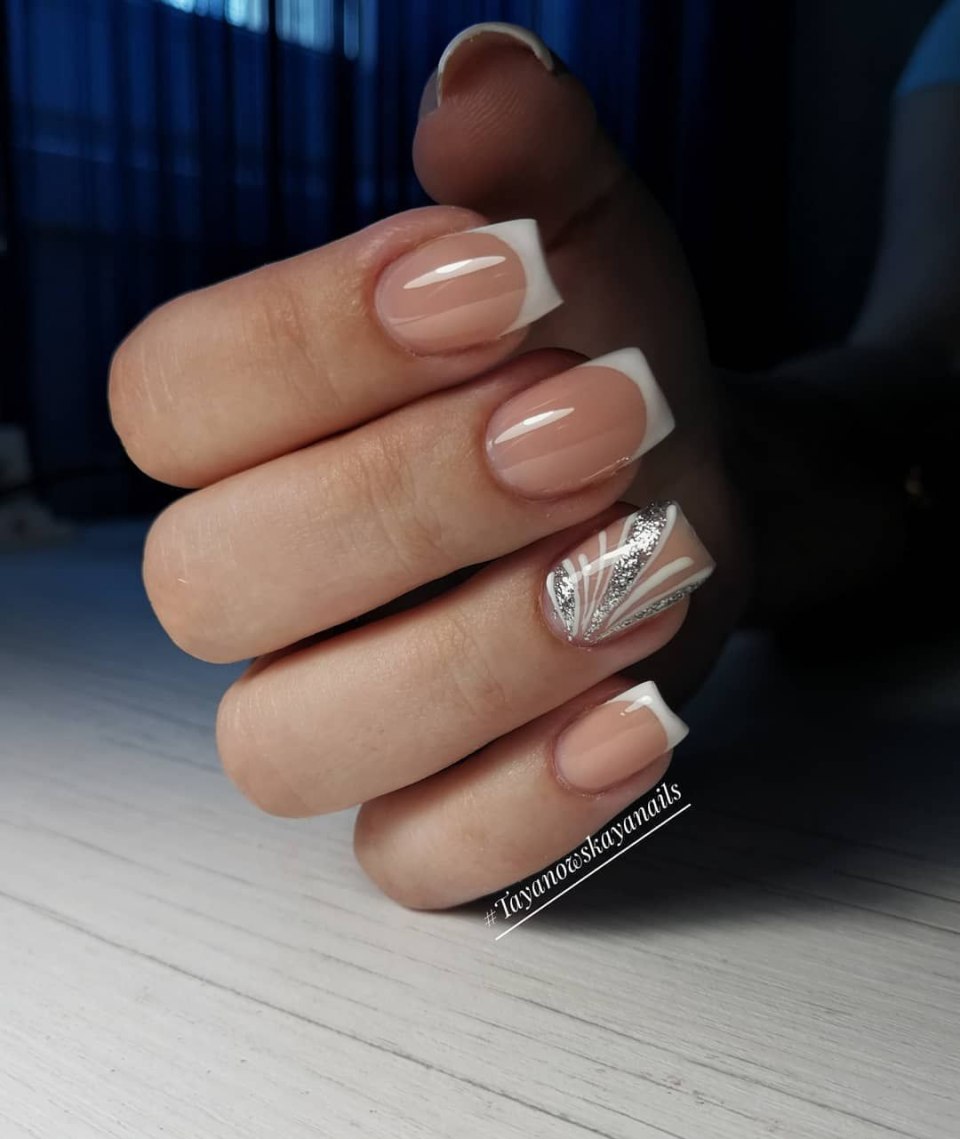 Белый французский маникюр на квадратные ногти