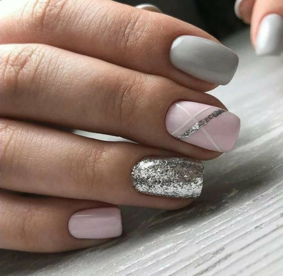 Ногти французский маникюр с блестками