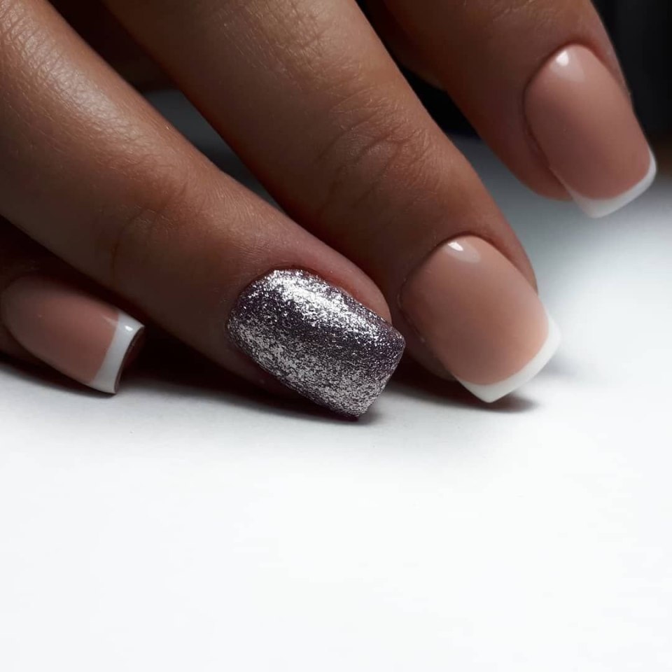 Маникюр молочного цвета