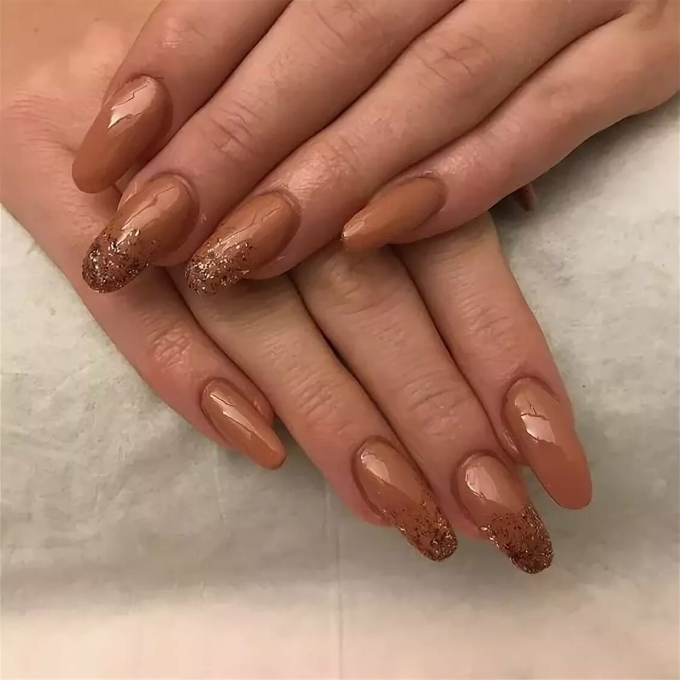 Кофейный маникюр на короткие ногти