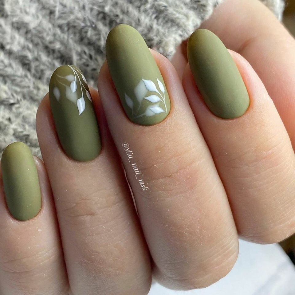 Маникюр на короткие ногти цвет хаки