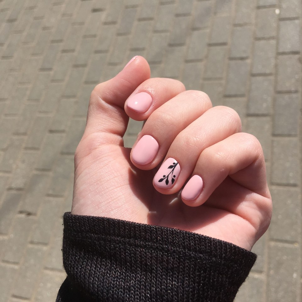 Маникюр в школу