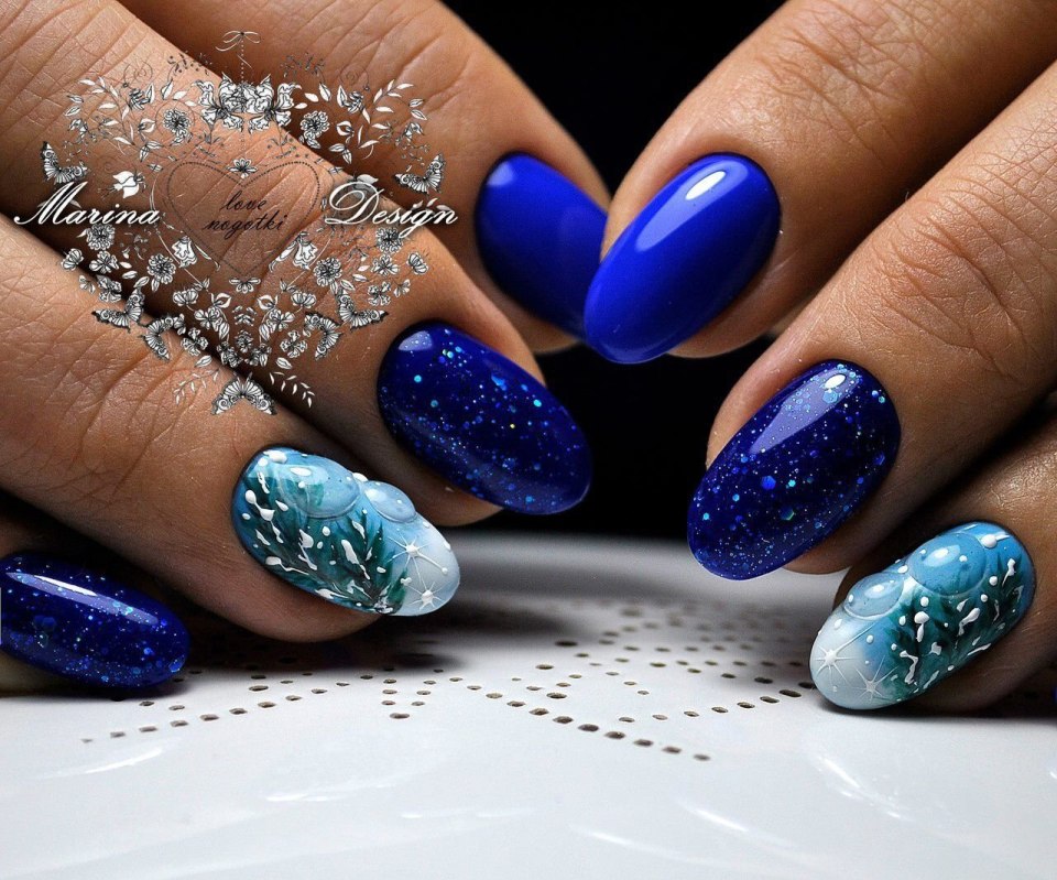 Синий маникюр 2021 миндаль
