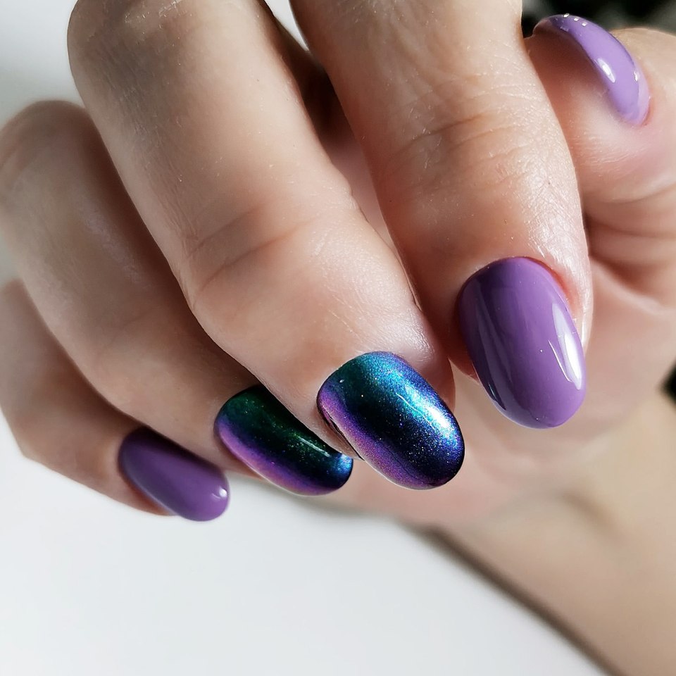 Синий маникюр 2021 модные