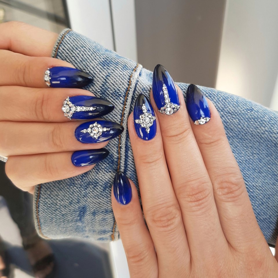 Ногти 2021 синего цвета