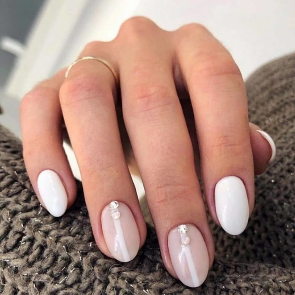 Модный однотонный маникюр