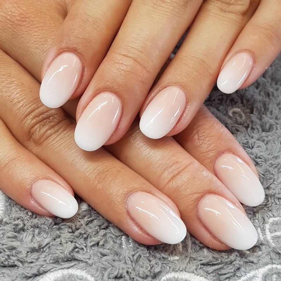 Маникюр на овальную форму ногтей