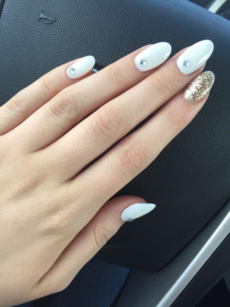 Нюдовый маникюр френч миндаль