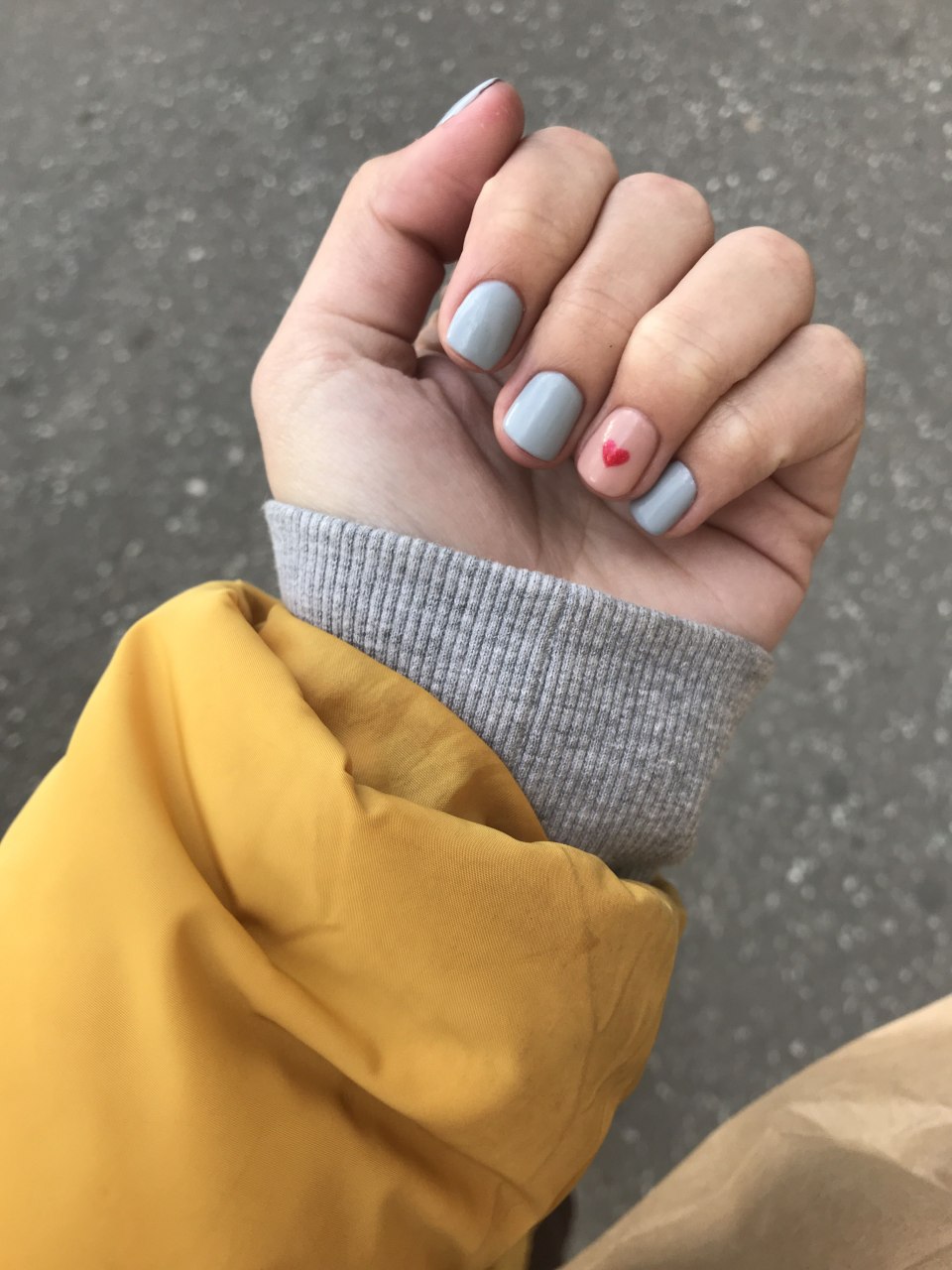 Ногти с облачками