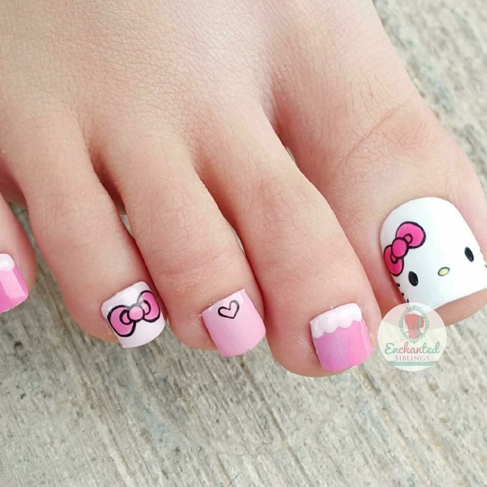 Педикюр hello Kitty