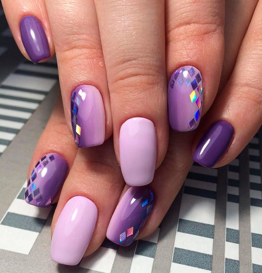 Маникюр фиолетовый матовый с золотом