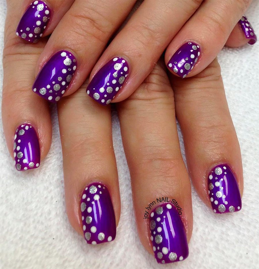 Ярко фиолетовый маникюр