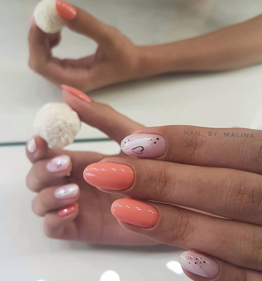 Маникюр на август