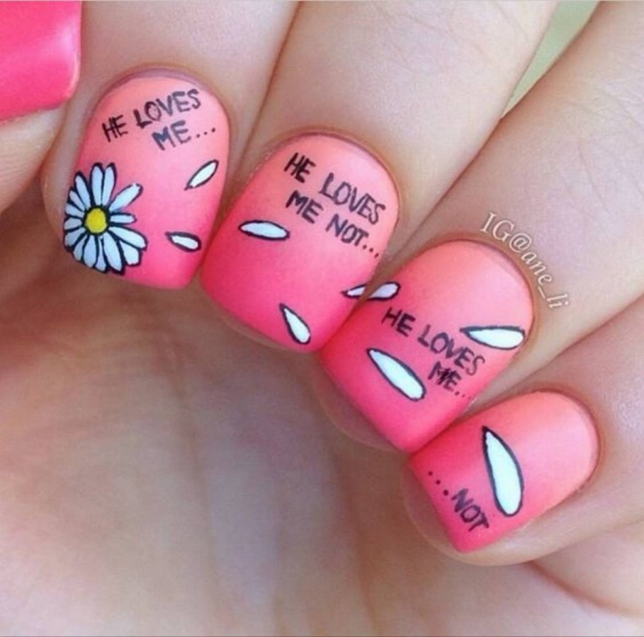 Прикольный летний маникюр на короткие ногти