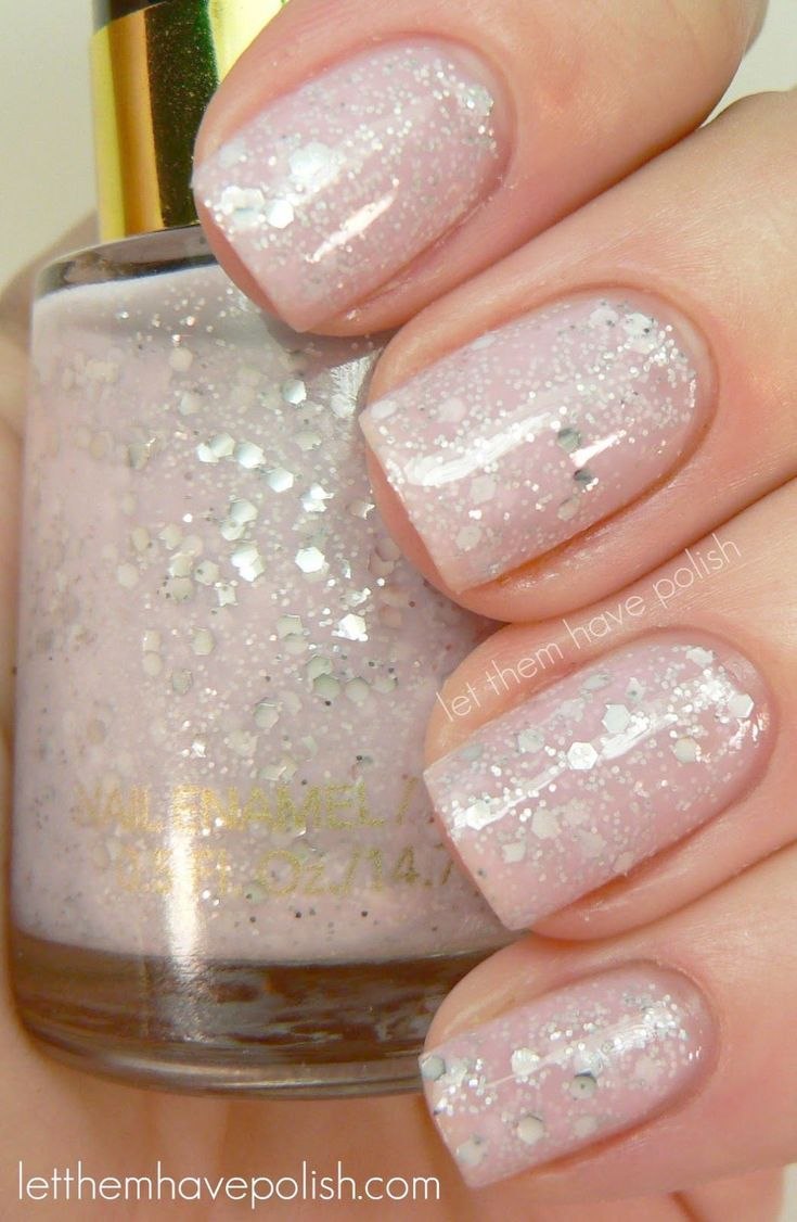 Маникюр однотонный с блестками