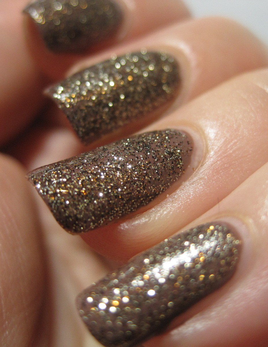 Маникюр из блесток