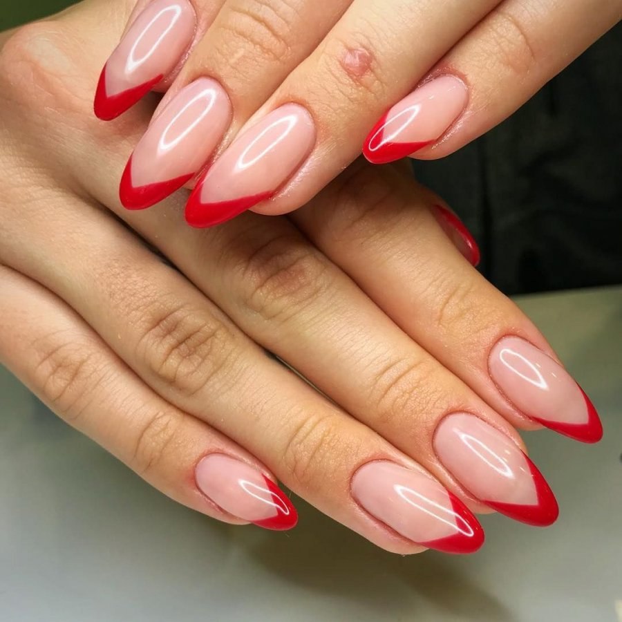 Матовый маникюр с рисунком