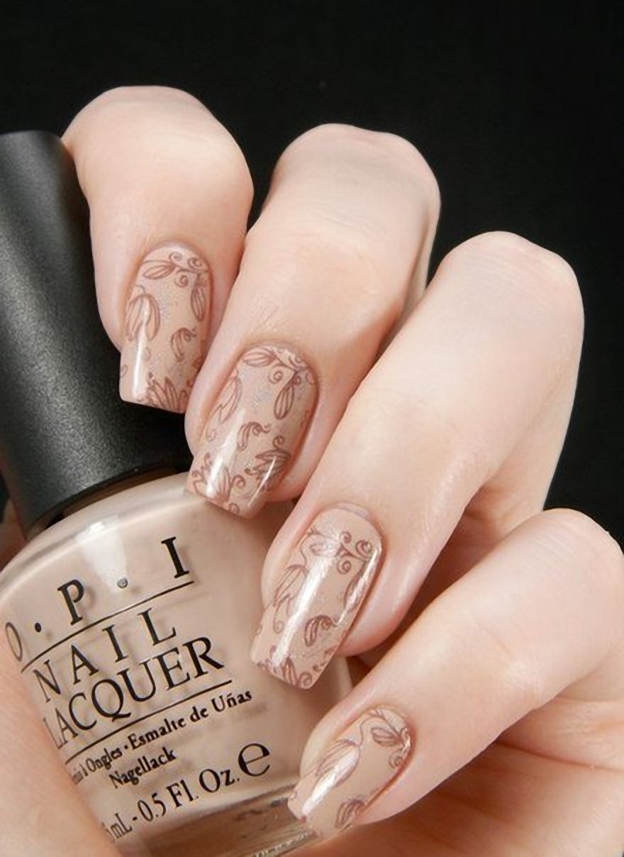 Дизайн ногтей бежевый