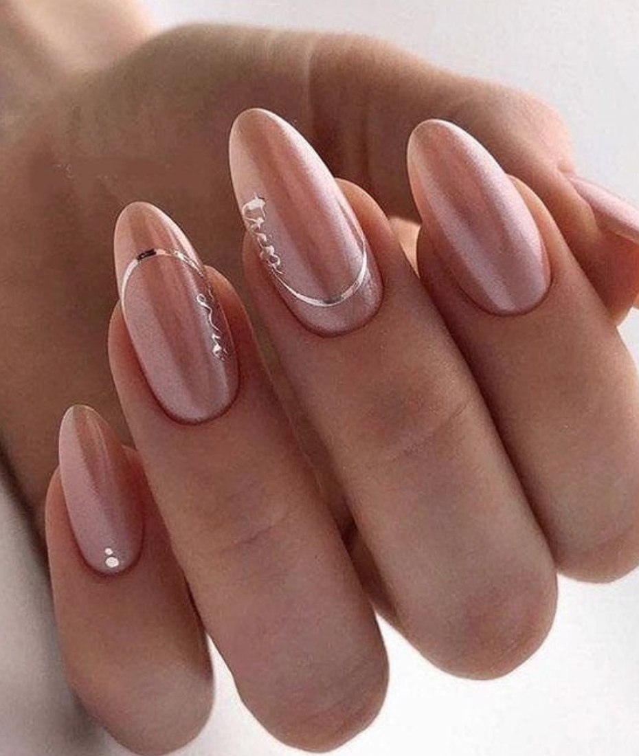 Маникюр кошачий глаз серый