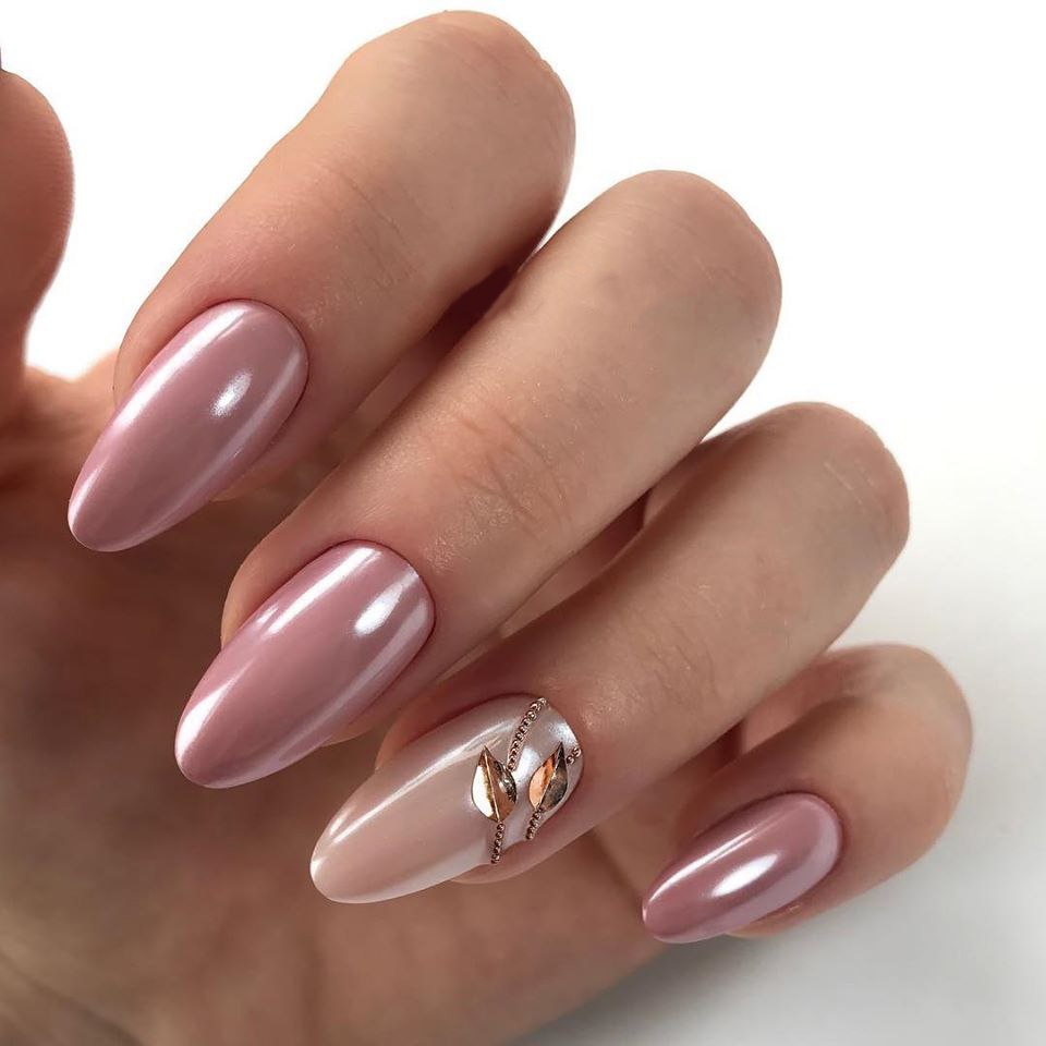 Нюдовый маникюр 2020 миндаль с втиркой