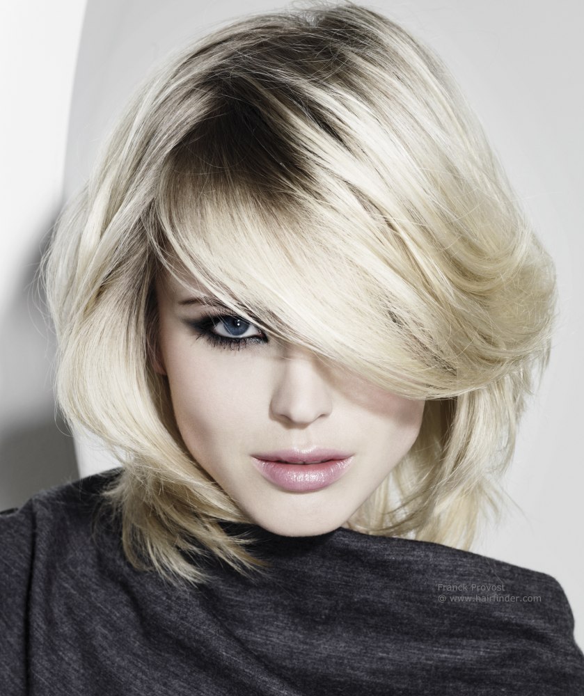 Каре Блант Боб 2020 блонд