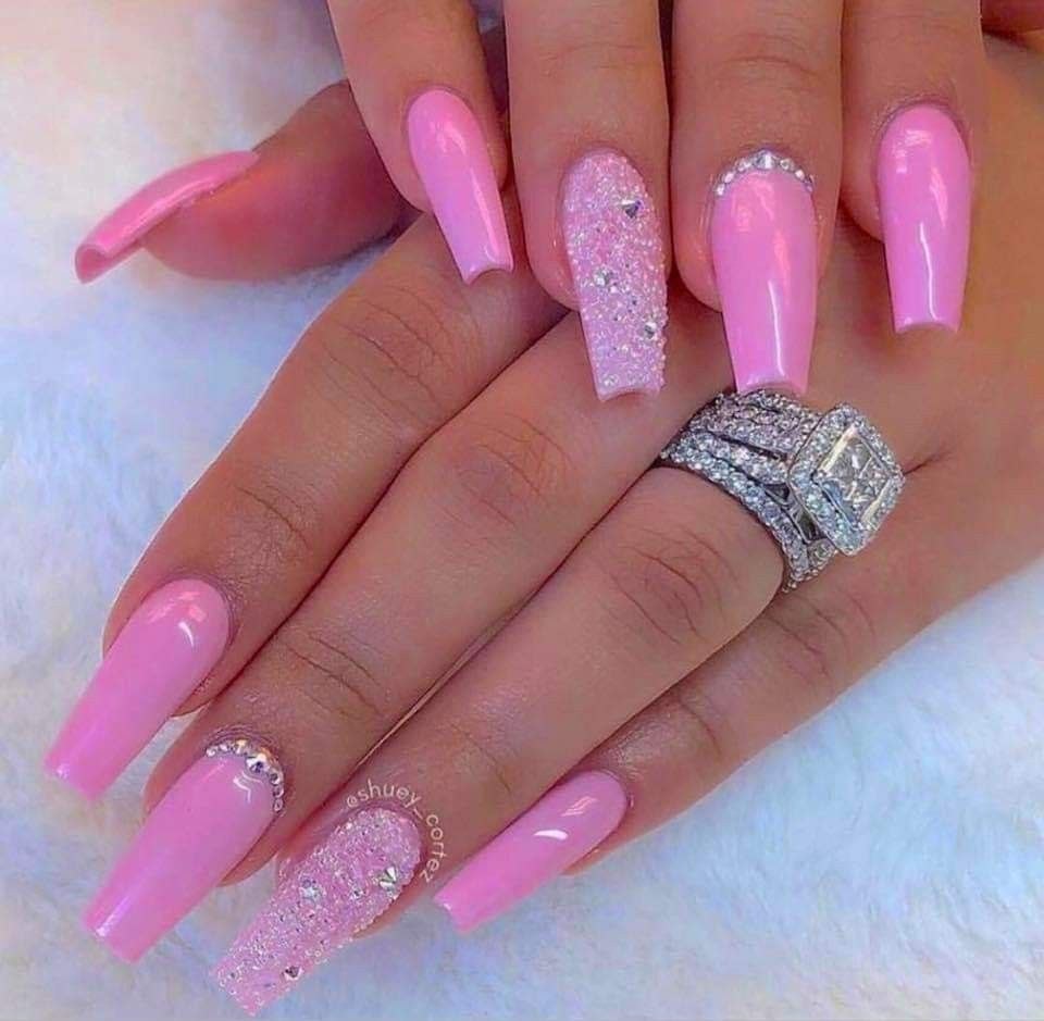 Розовый маникюр на длинные ногти