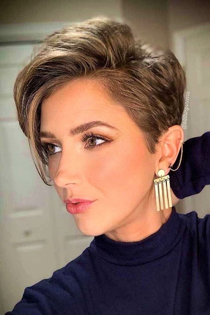 Укоалкана короткие волосы