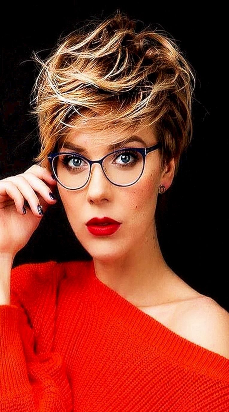 Стильные стрижки на короткие волосы