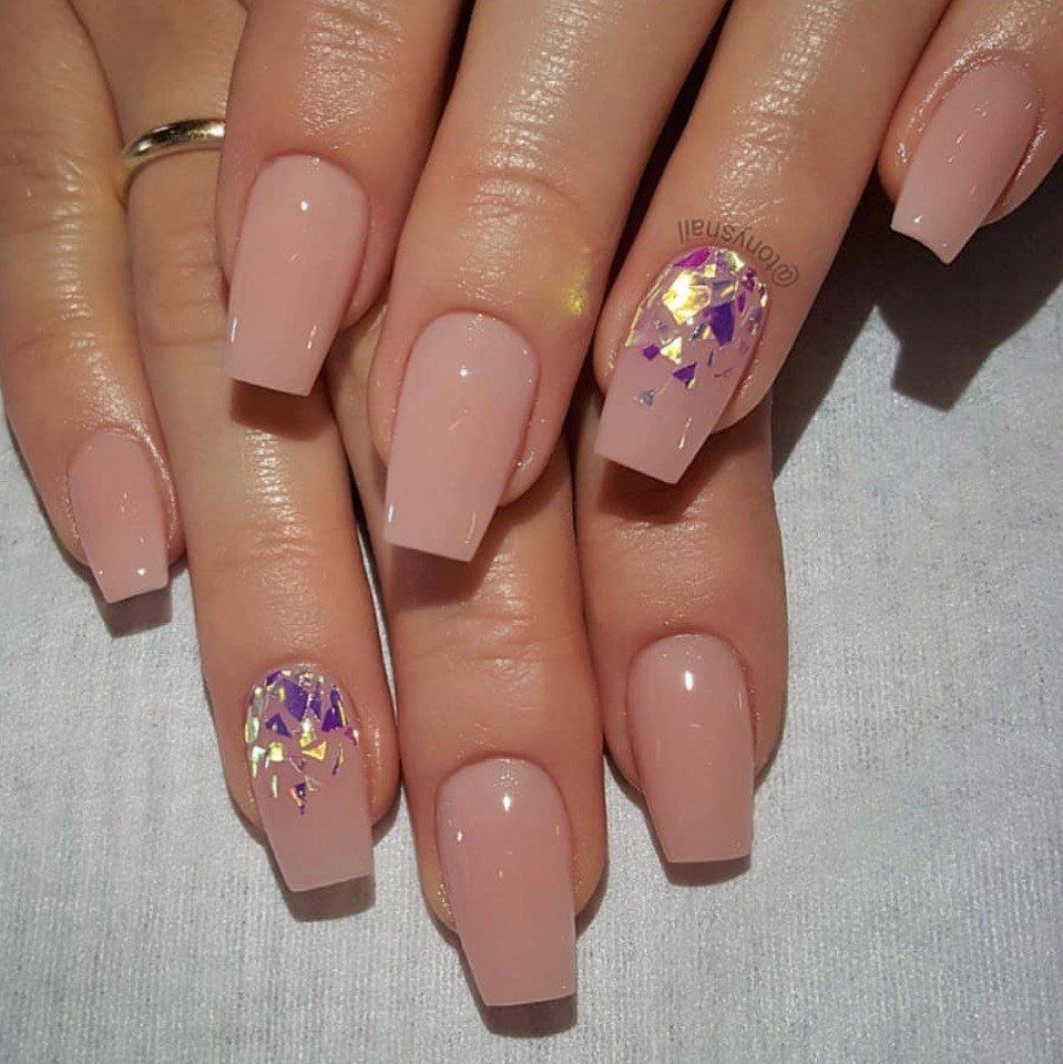 Красивая коррекция ногтей