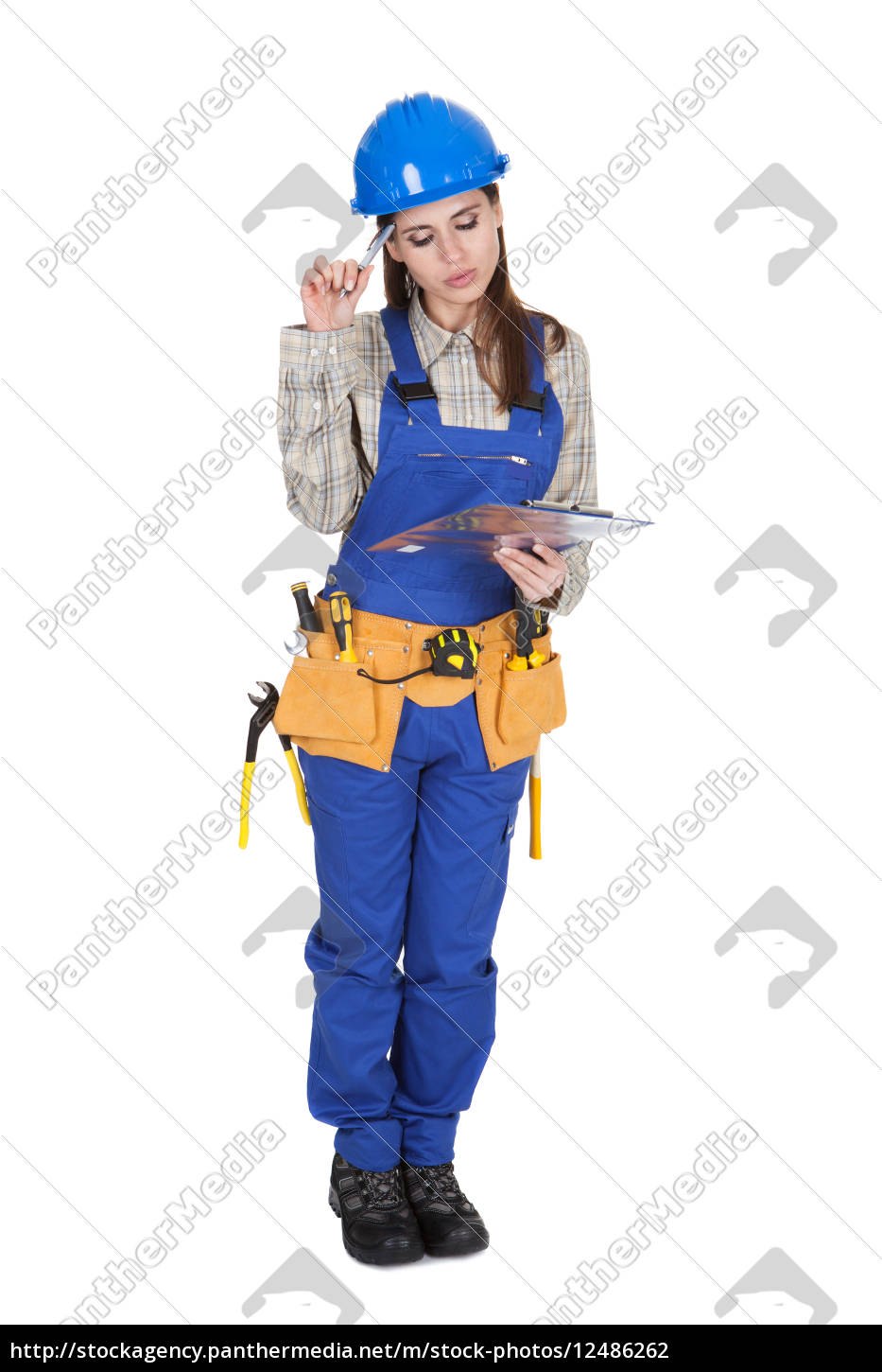 Девушка в рабочей одежде