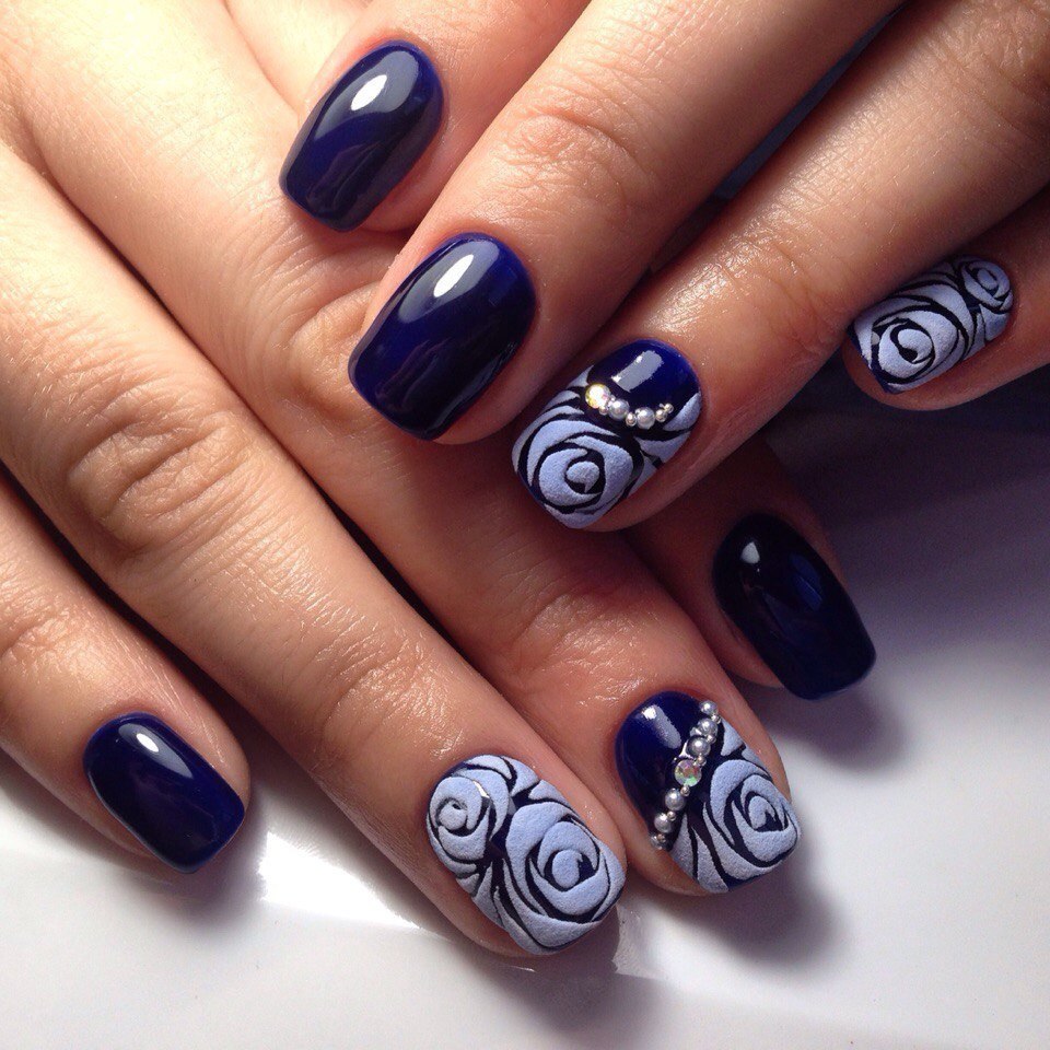 Маникюр темно синий с розовым (78 фото)