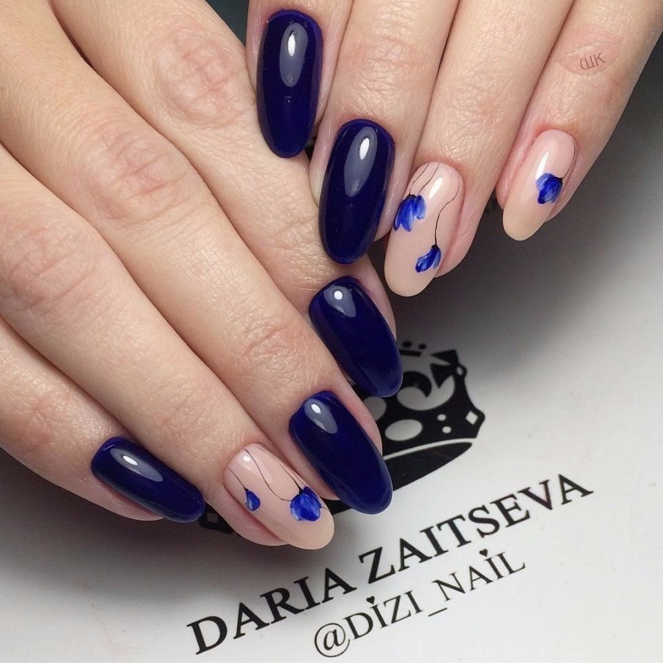 Маникюр синий с серебром