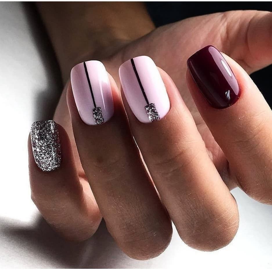 Маникюр бордовый с розовым