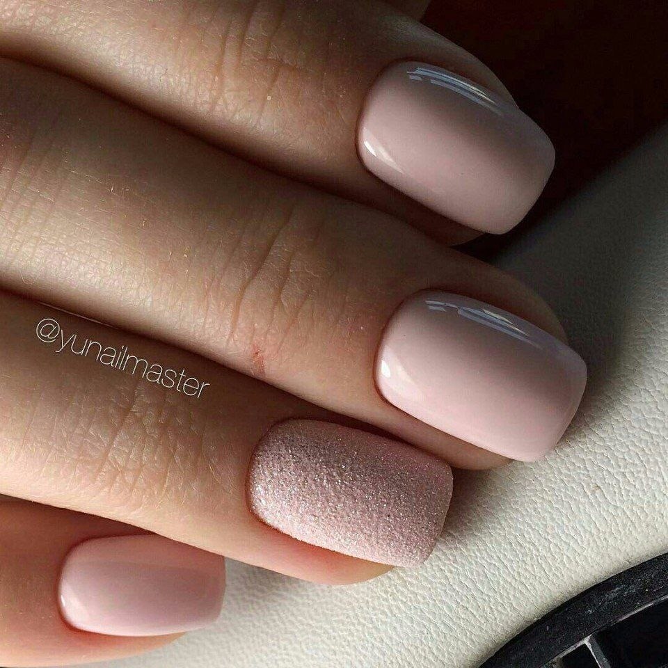 Матовый нюдовый маникюр